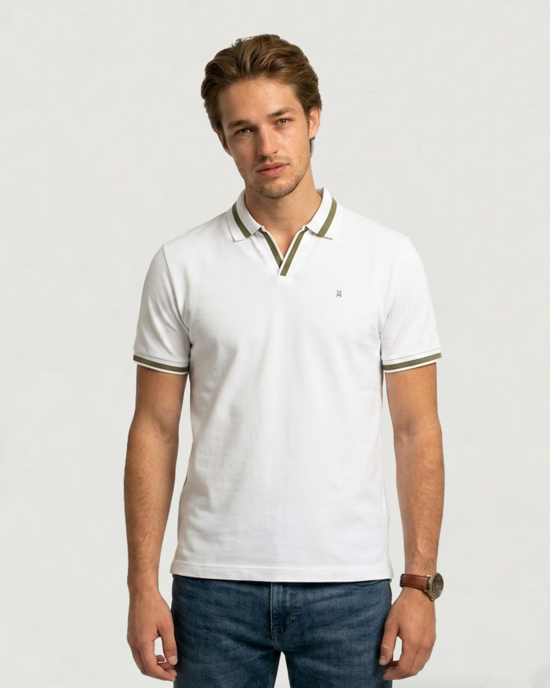 POLO PREMIUM MODA SOLIDA BLANCO CON DETALLE CUELLO Y MANGA LGE