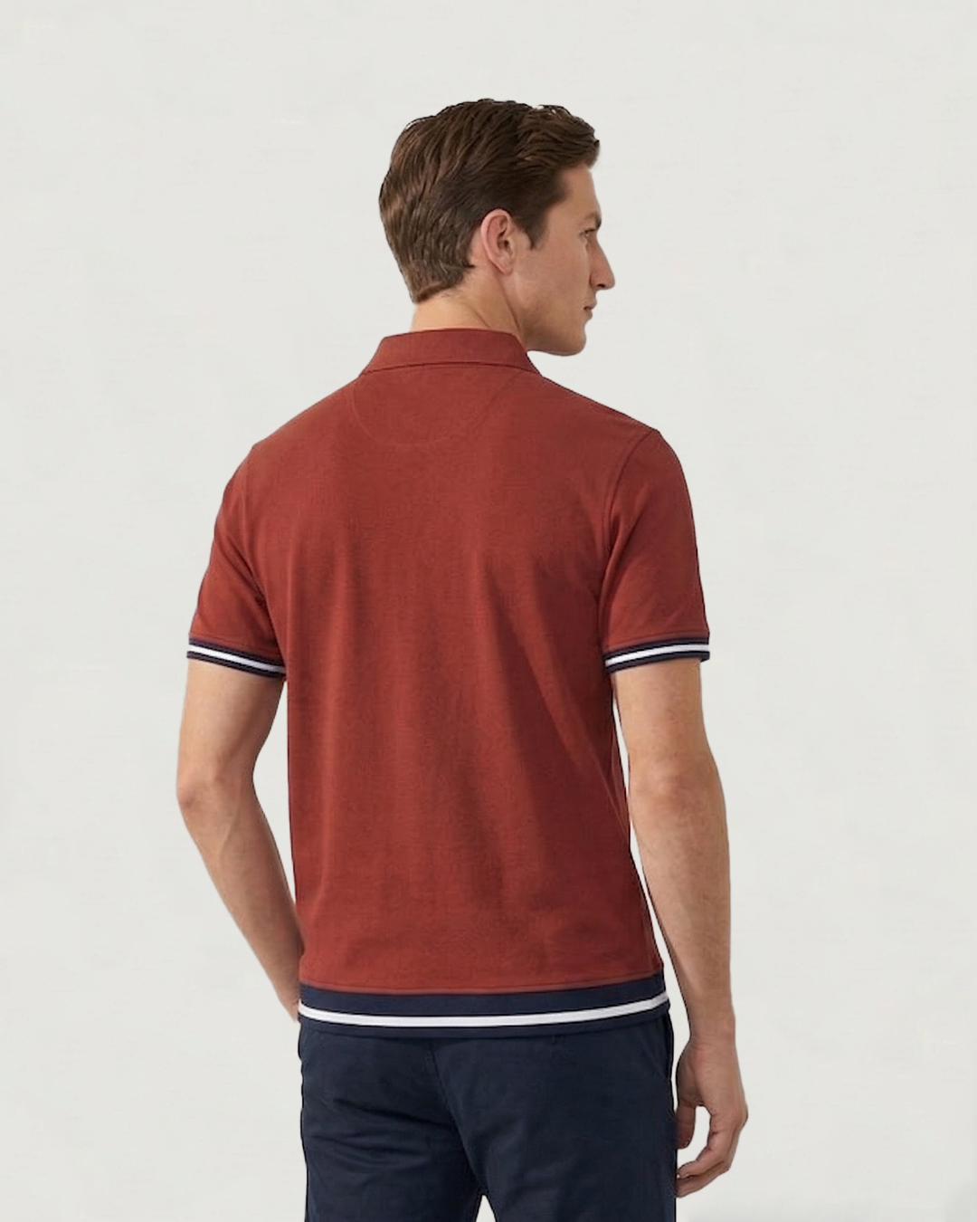 POLO PREMIUM MODA SOLIDA BLANCO CON DETALLE CUELLO Y MANGA LGE